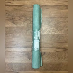 Manduka EKO® SUPERLITE TRAVEL YOGA MAT 1.5MM